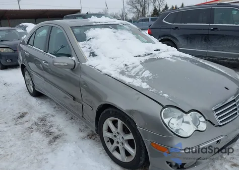 2007 Mercedes-Benz C 280 Luxury 4Matic из США, поврежденный, VIN WDBRF92H27F872604